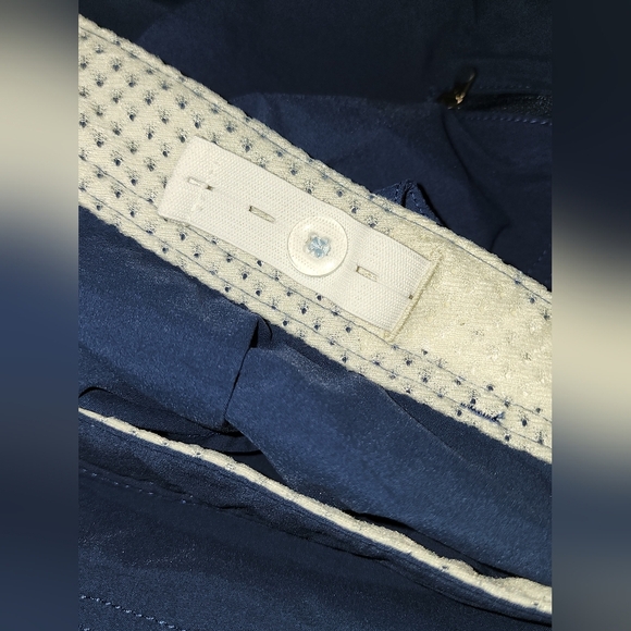 L.L. Bean Women's Blue Capris - Picture 5 of 5